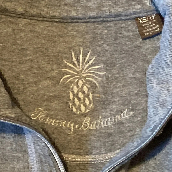 ⭐️ Tommy Bahama jacket ⭐️
BIN 30 - Picture 7 of 7